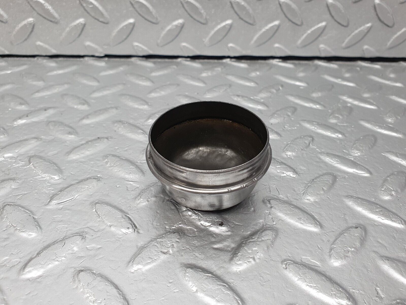 43238 Mercedes-Benz W108 280SE Wheel Hub Locking Cap