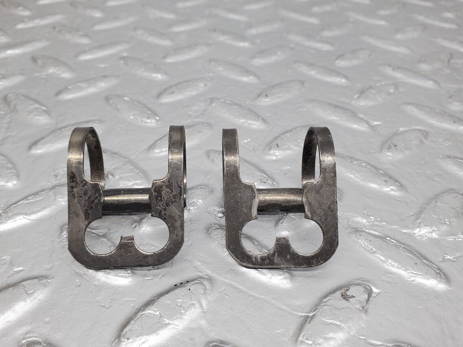 45475 Mercedes-Benz 280E M110.988 Valve Rocker Arm With Retaining Spring