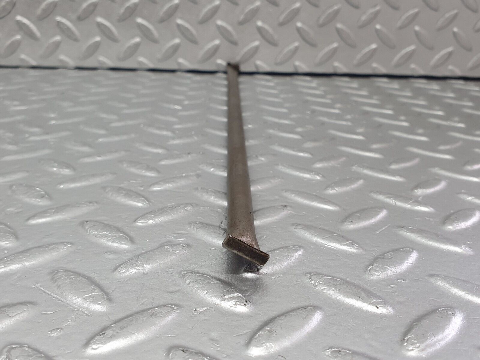 44040 Mercedes-Benz C123 230CE Coupe Camshaft Oil Tube