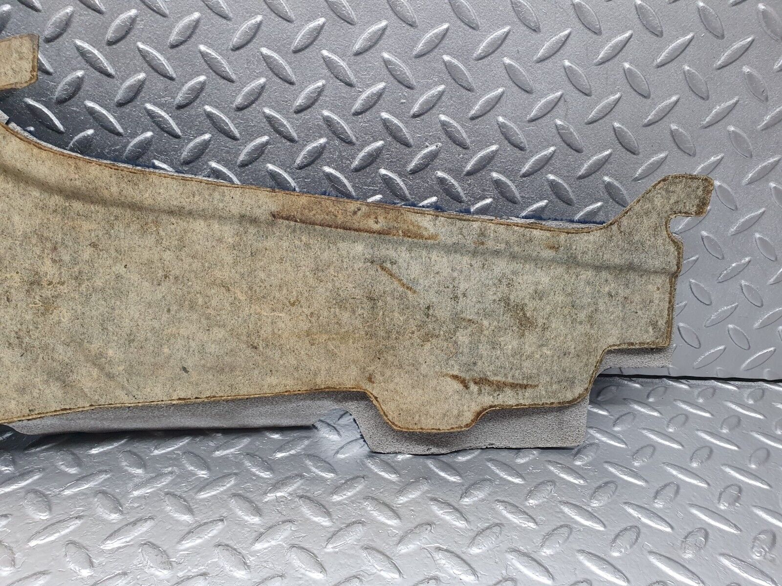 42646 Mercedes-Benz W201 190 2.0L Centre Console Carpet Right Side Blue