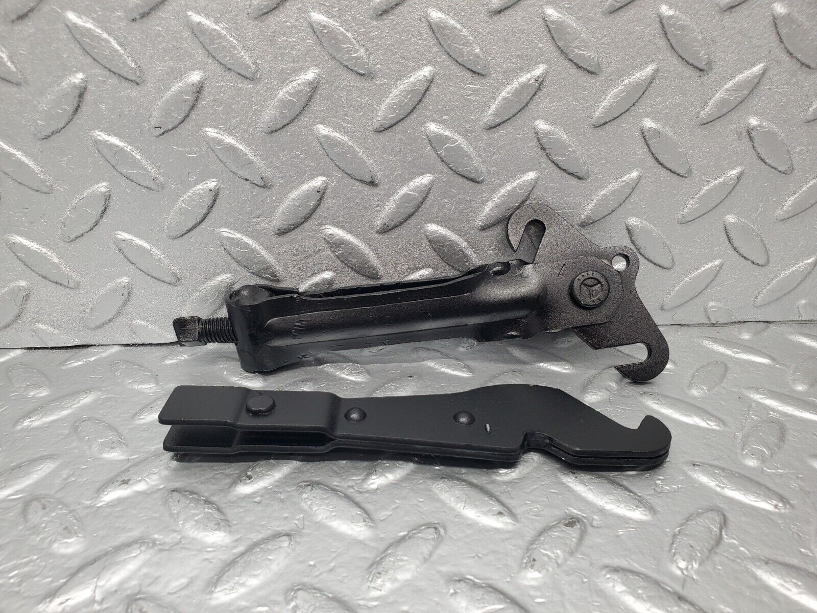 46568 Mercedes-Benz C123 280CE Coupe Handbrake Adjusting Handbrake Regulator