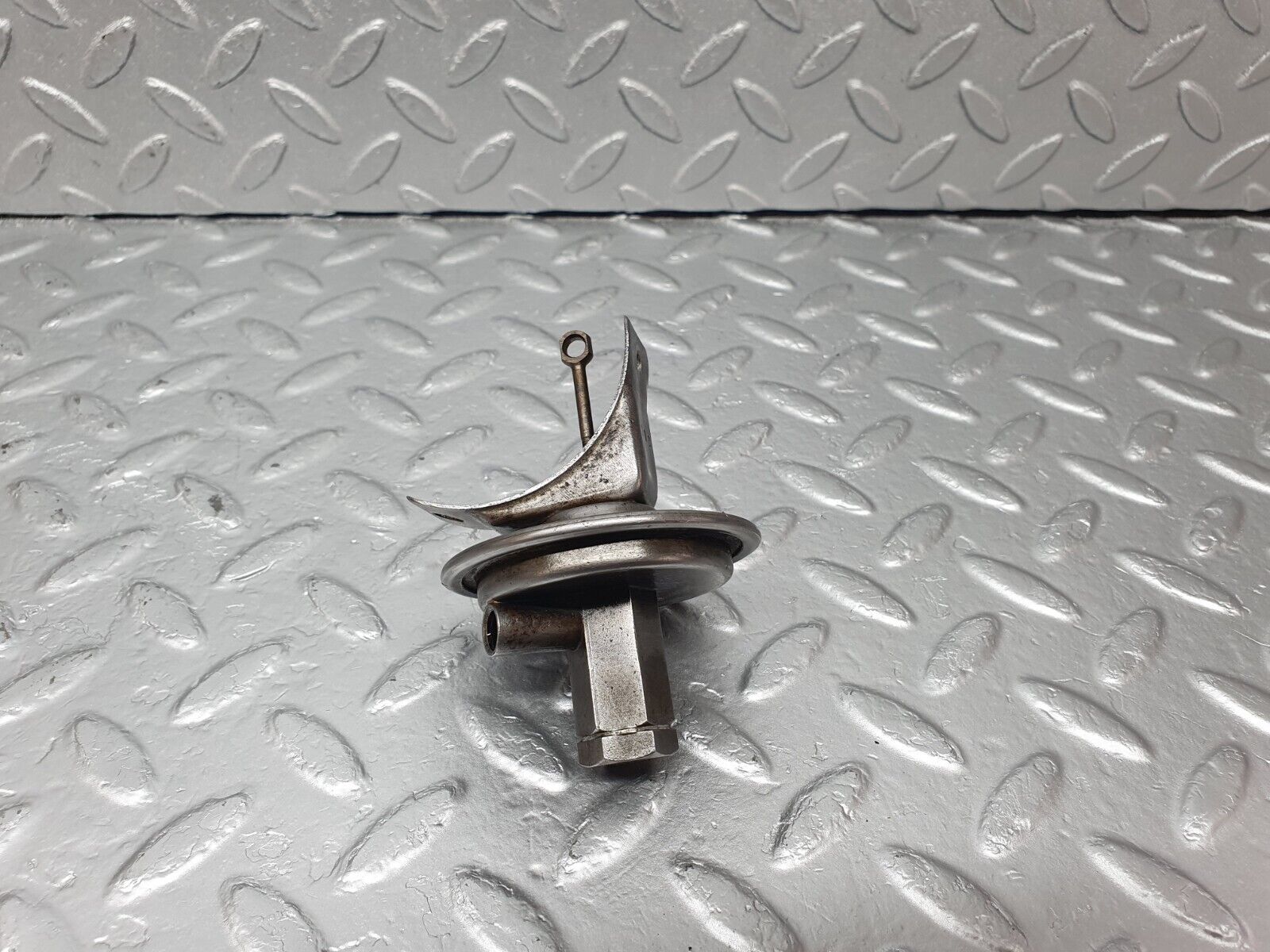 43375 Mercedes-Benz W108 280SE Ignition Distributor Vacuum Control Valve