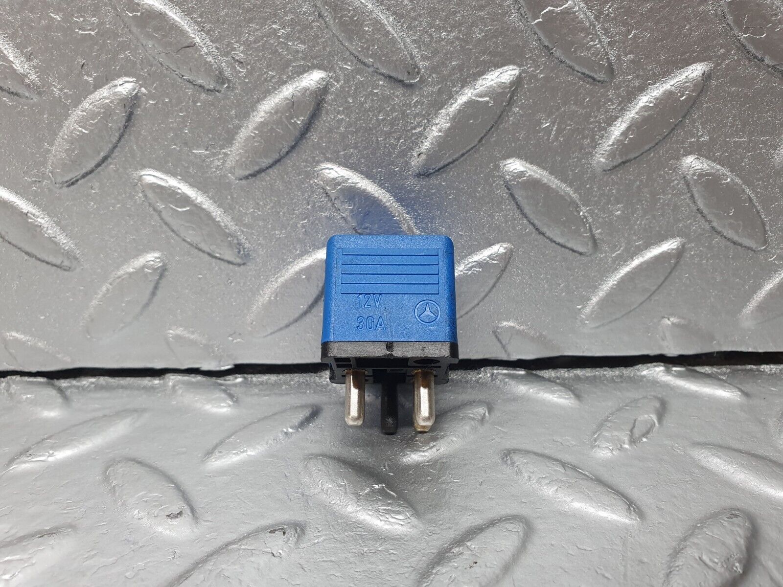 42249 Mercedes-Benz R129 320SL Coupe Multi Purpose Relay 0015429919