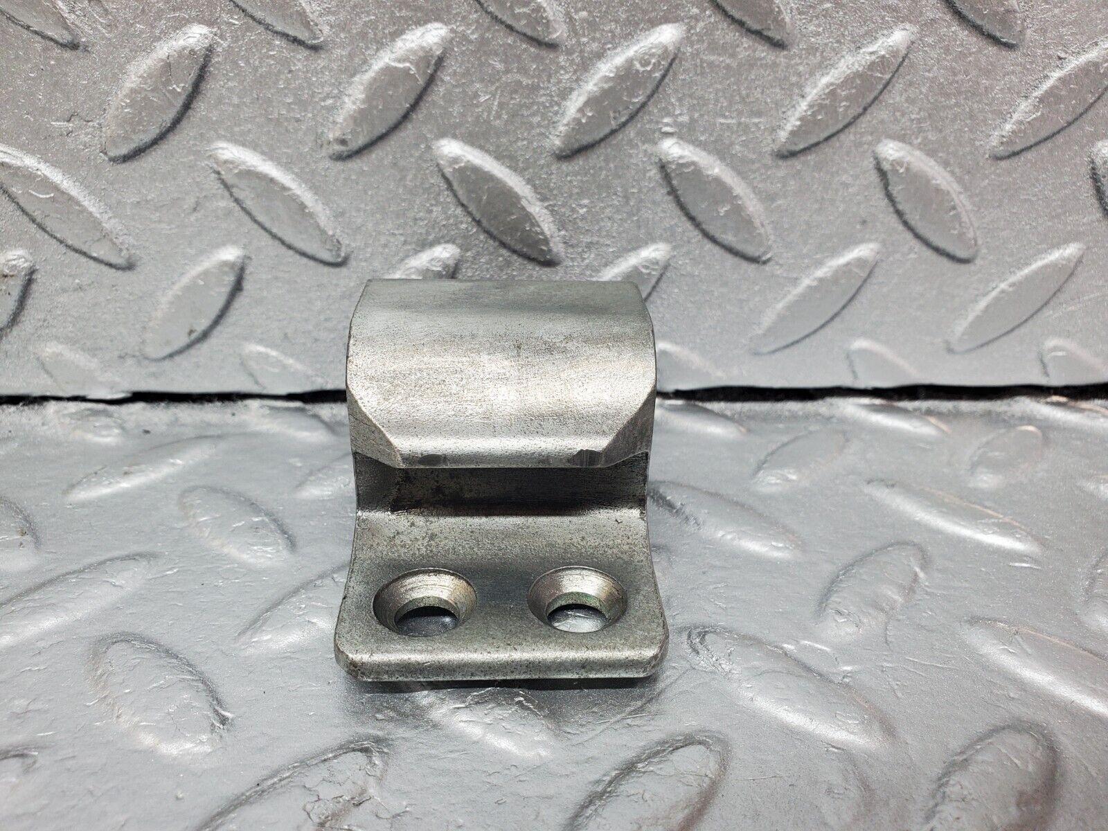 45631 Mercedes-Benz W126 420SE Right Door Lock Latch