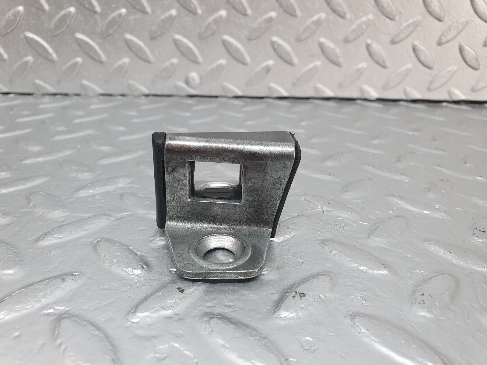 42892 Mercedes-Benz W201 190 2.0L Door Lock Latch