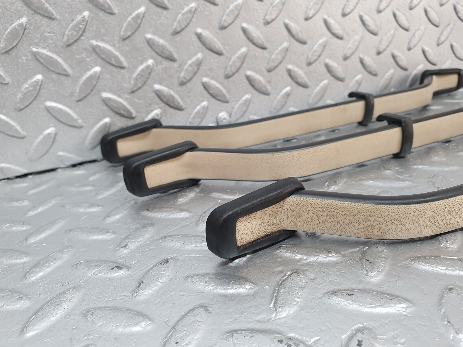 44134 Mercedes-Benz C123 230CE Coupe Interior Roof Grab Handle Set Beige