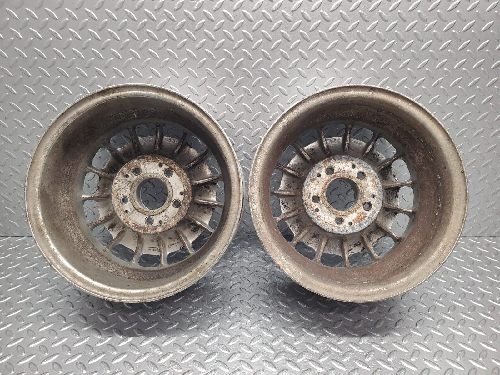 46812 Mercedes-Benz Alloy Wheel Set Mexican Hat 6Jx14H2 ET30 1084000902