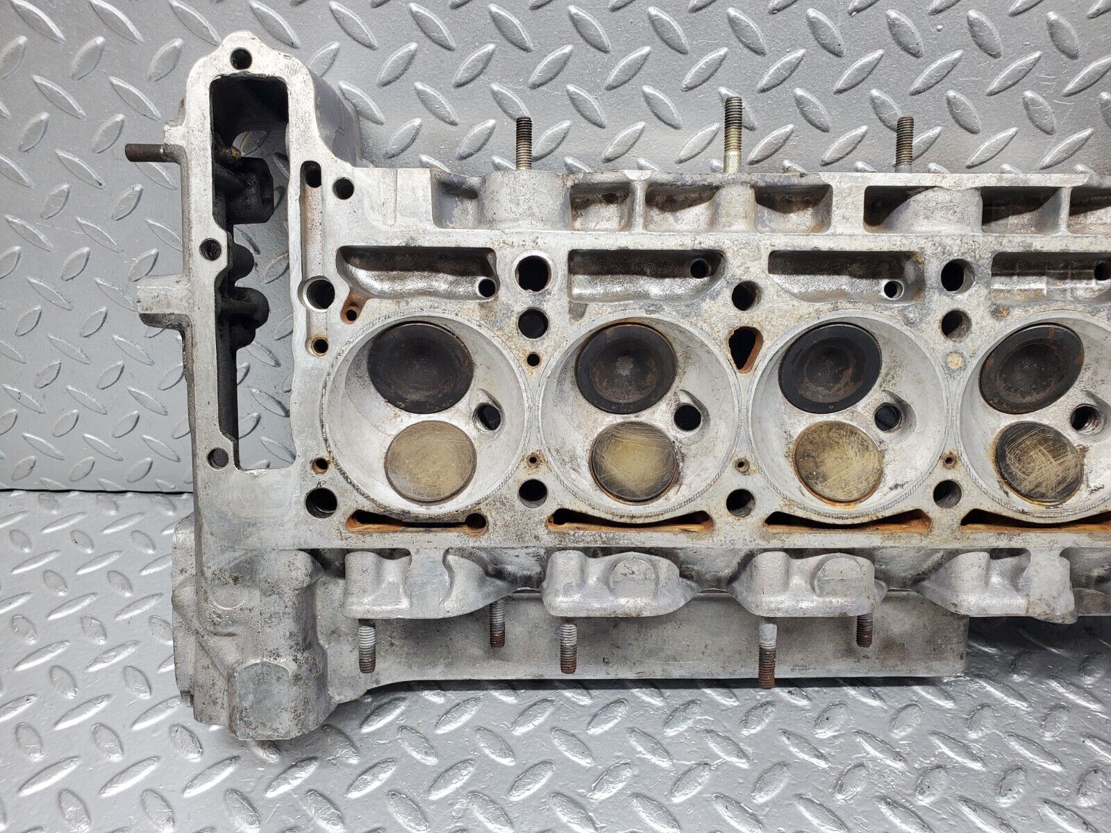 44552 Mercedes-Benz W123 280E Cylinder Head 1100161901
