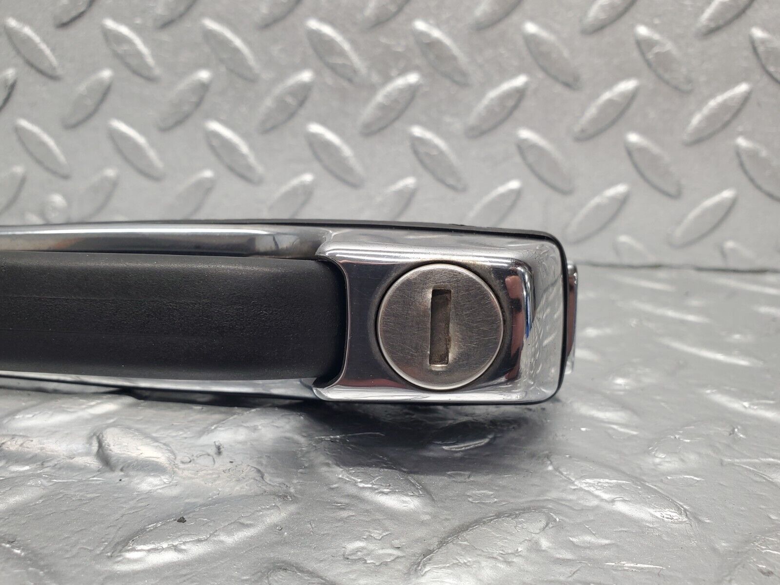 46384 Mercedes-Benz C123 280CE Coupe Right Door Exterior Handle No Key