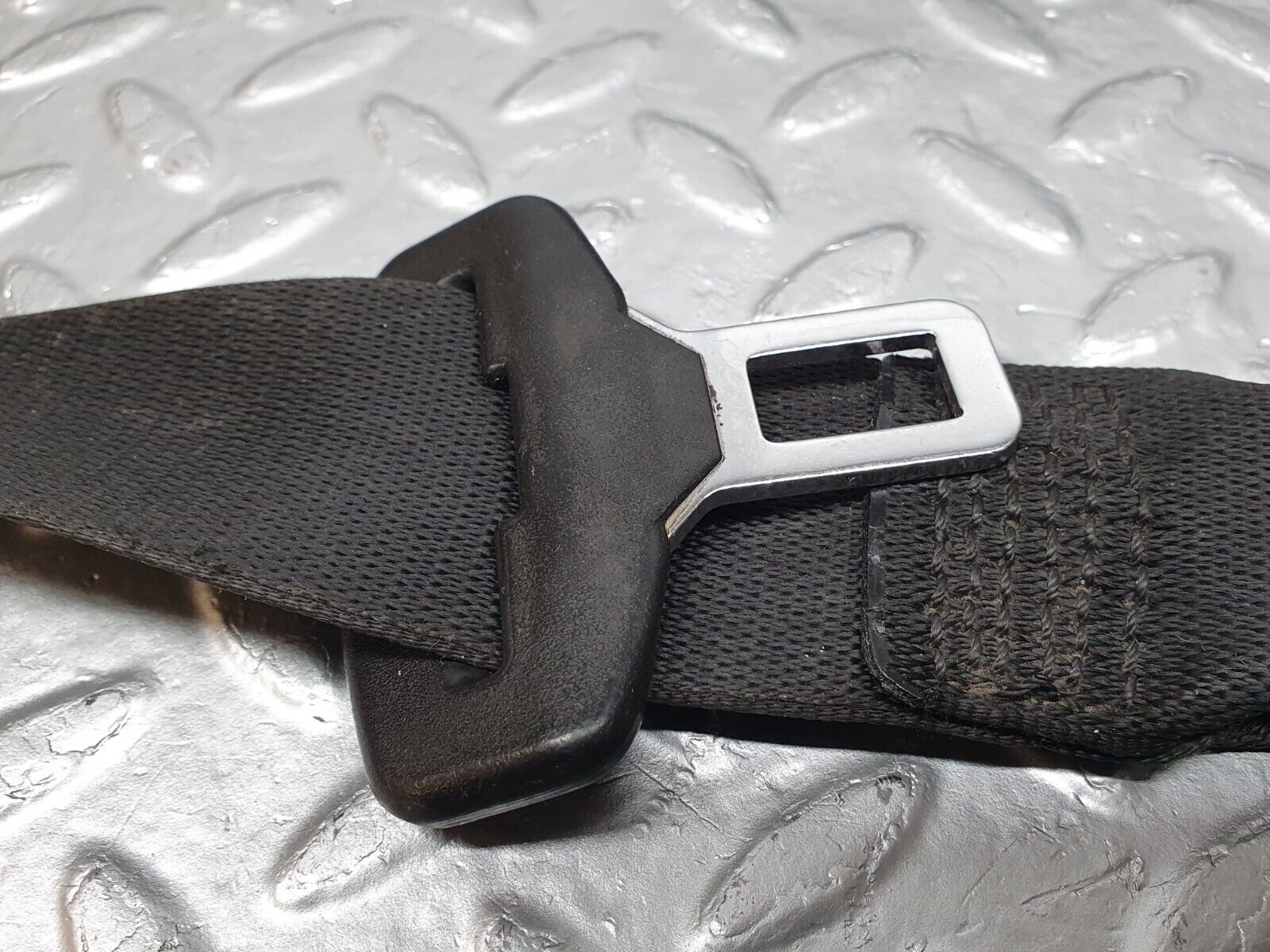 41986 Mercedes-Benz W202 C200 Front Right Seat Belt With Buckles 2018680222 1248600088 2088600369