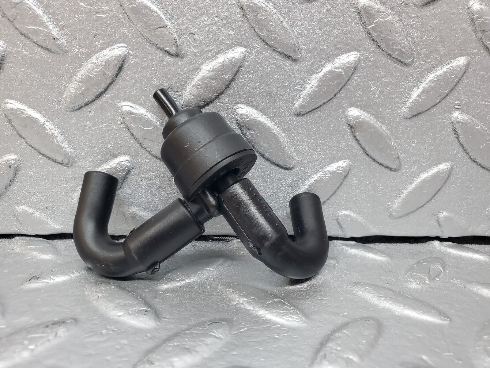 44996 Mercedes-Benz R129 300SL Coupe Engine Crankcase Vent Valve 1074700893