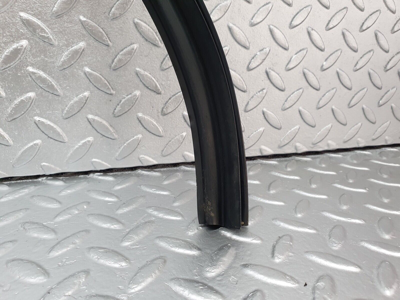 43018 Mercedes-Benz W201 190 Inner Mudguard Panelling Front Left 2018840135