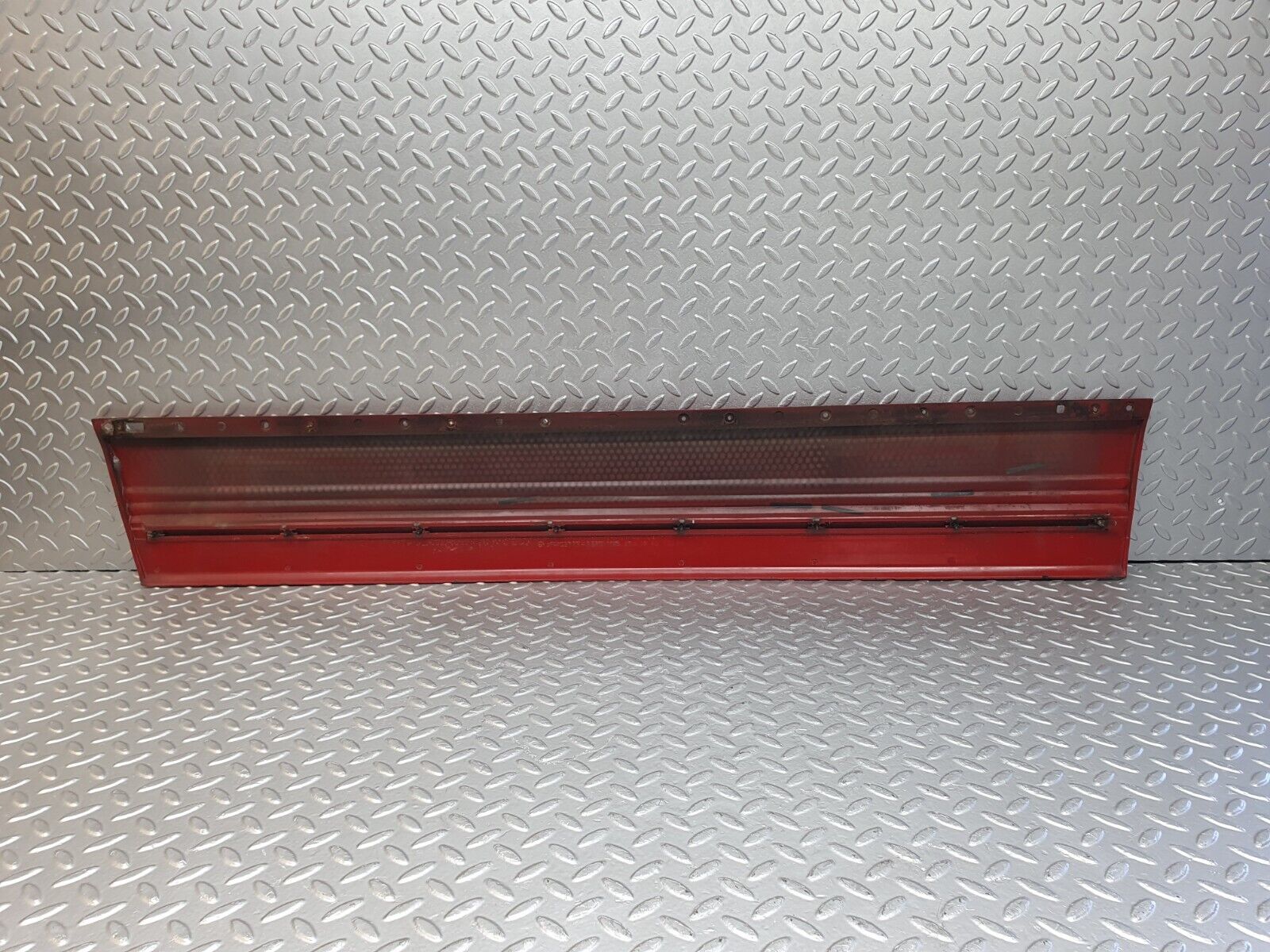 43788 Mercedes-Benz C126 380SEC Coupe Right Door Lower Moulding Trim 1266901240