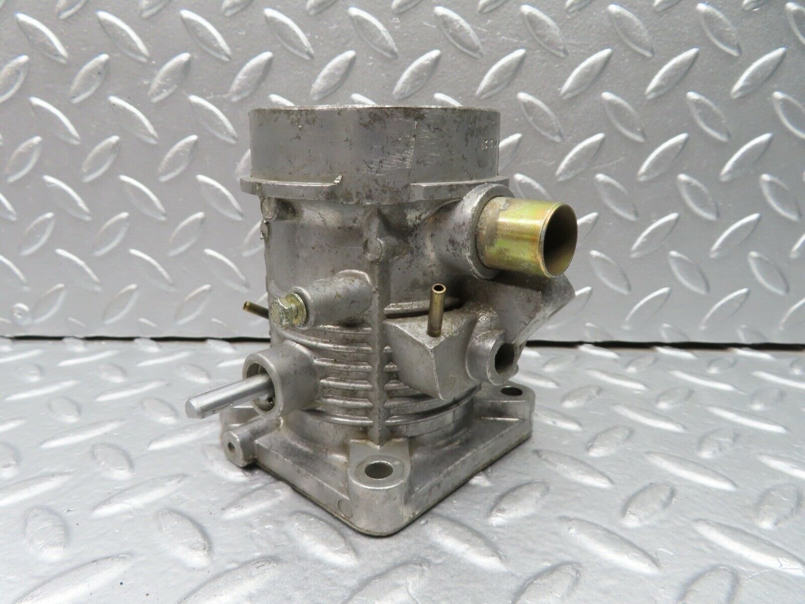 20635 Mercedes-Benz R107 450SL Throttle Body Valve