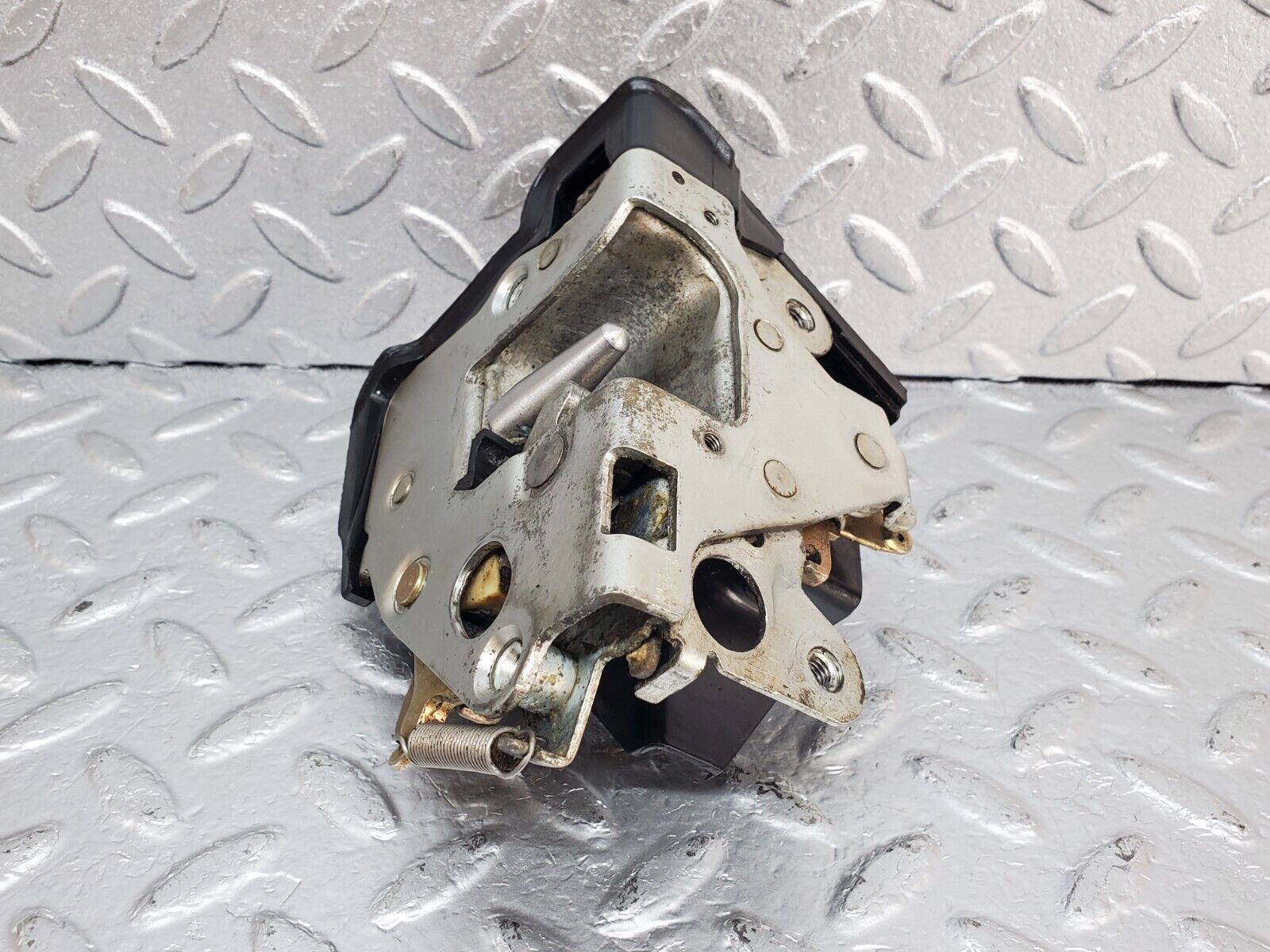 44432 Mercedes-Benz W123 280E Rear Left Door Lock Mechanism 1237230108