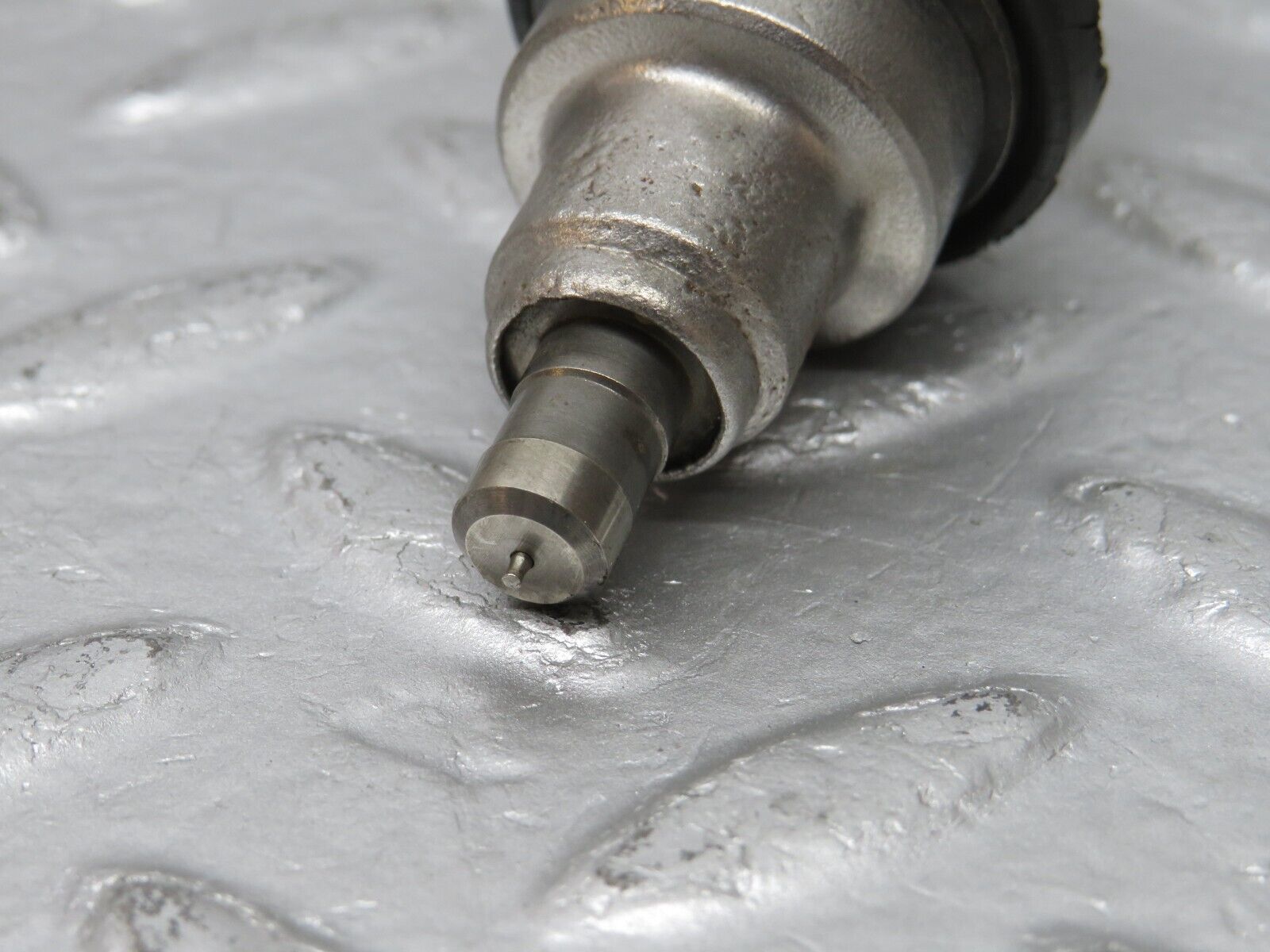 32841 Mercedes-Benz C107 R107 350 V8 Fuel Injector Bosch 0280150034