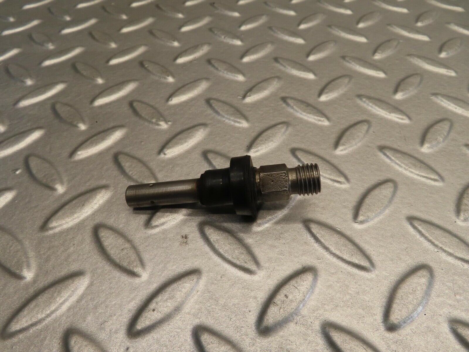 11734 Mercedes-Benz R107 450SL Fuel Injector Bosch