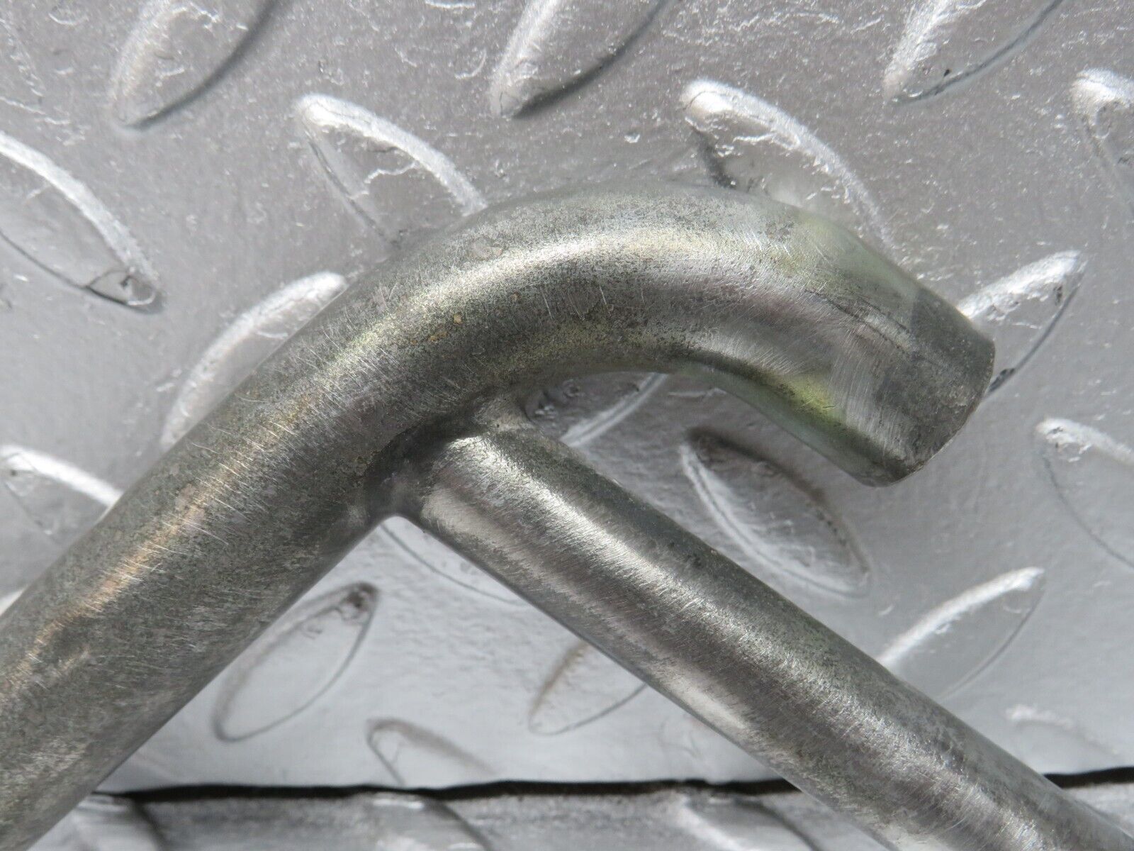 33072 Mercedes-Benz C107 R107 350 V8 Air Intake Pipe