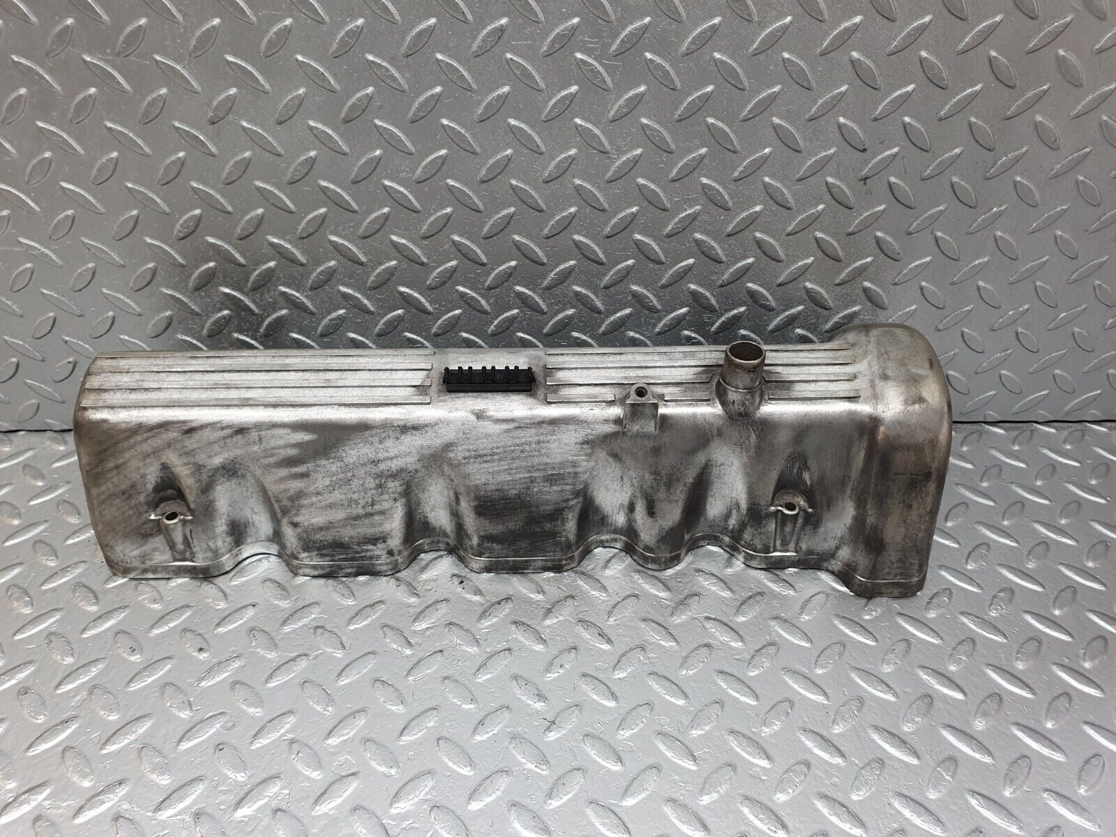 43735 Mercedes-Benz C126 380SEC Coupe Cylinder Head Cover Left 1170160005