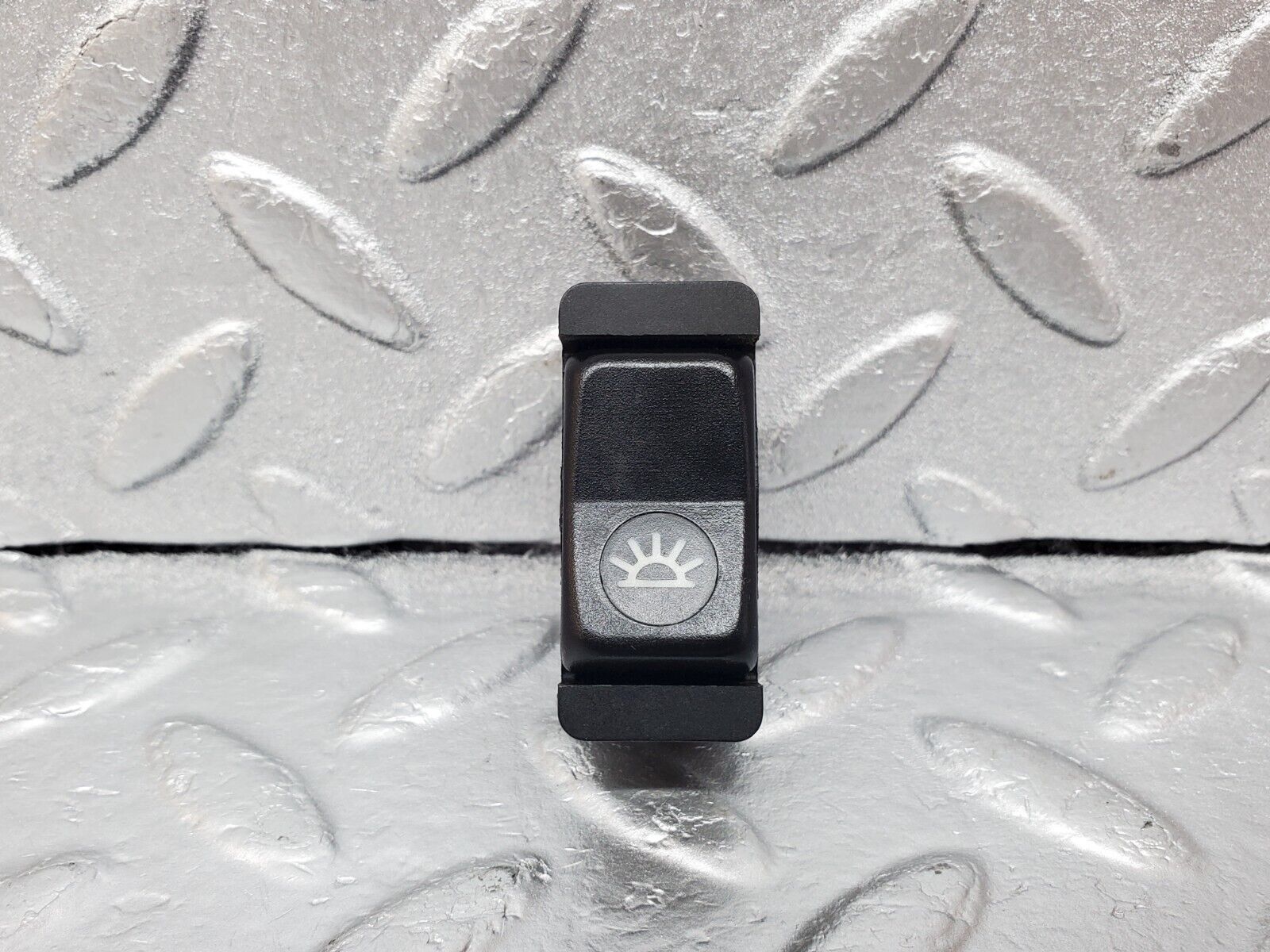 45653 Mercedes-Benz W126 420SE Interior Light Switch 0008205910