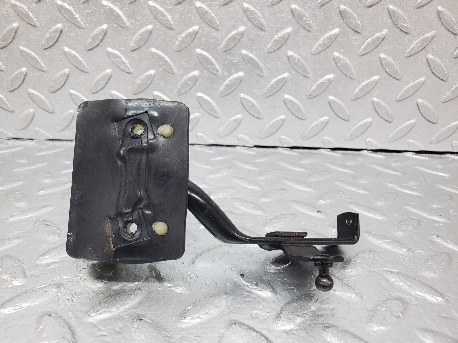 45780 Mercedes-Benz W126 420SE Accelerator Pedal Linkage