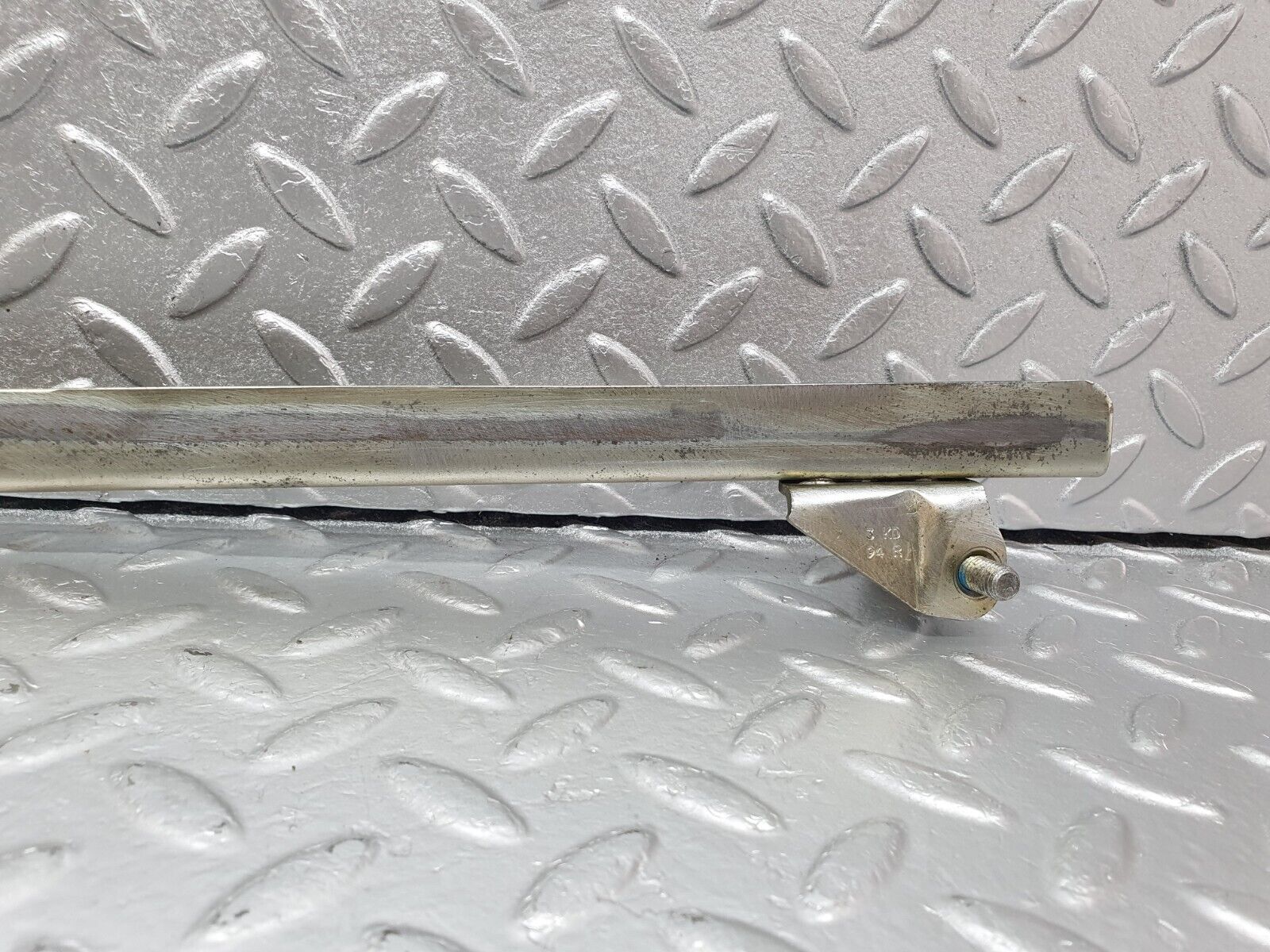 42434 Mercedes-Benz R129 320SL Coupe Right Door Front Window Channel