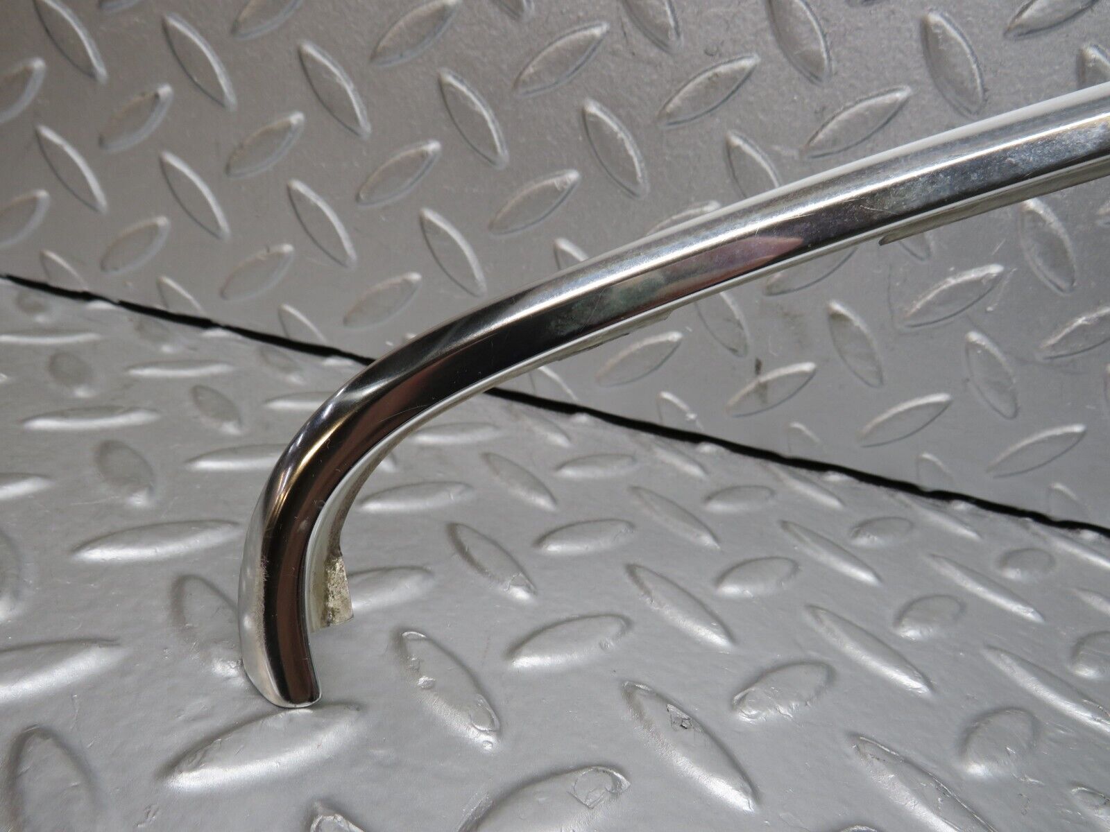 39862 Mercedes-Benz R107 350SL Hardtop Chrome Trim Right Side