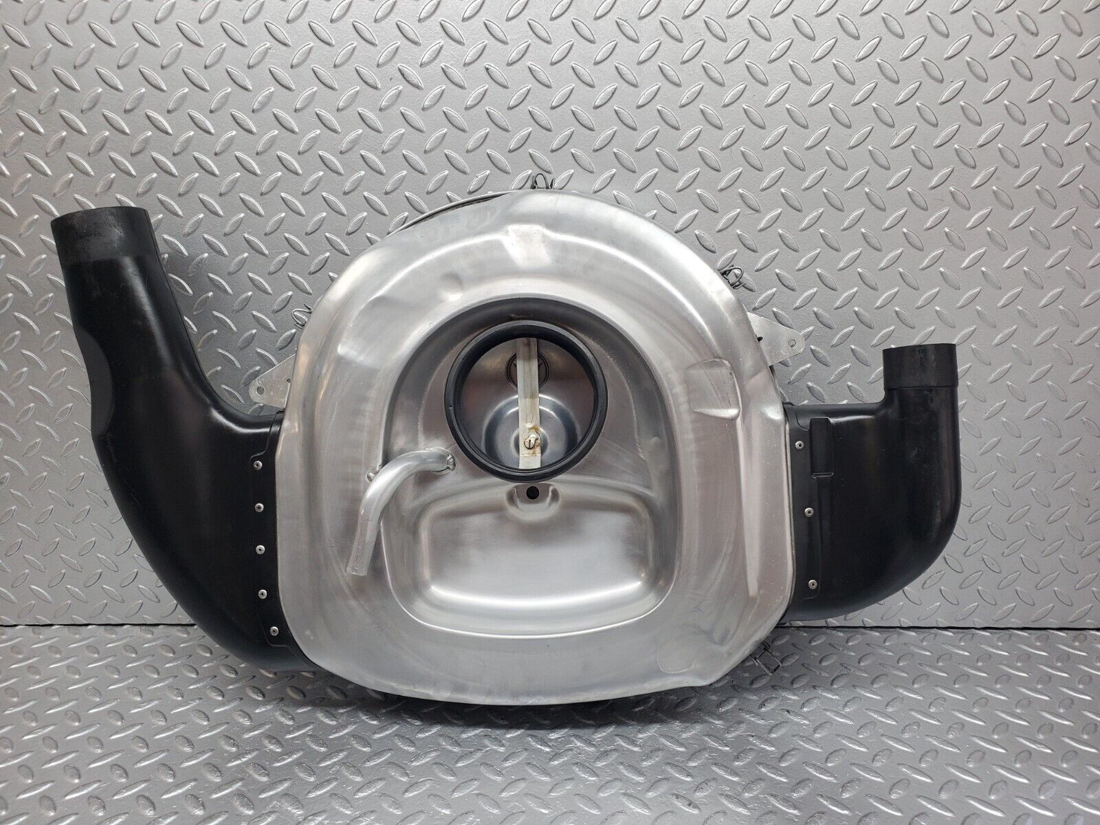 45872 Mercedes-Benz W126 420SE Aluminium Air Filter Box Housing 0130946802