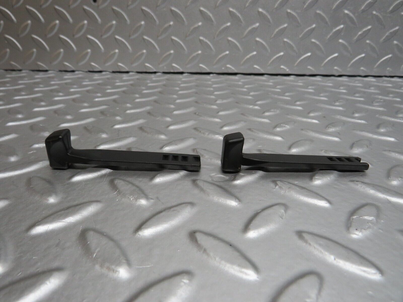 40131 Mercedes-Benz R107 350SL Heater Control Knob 2x