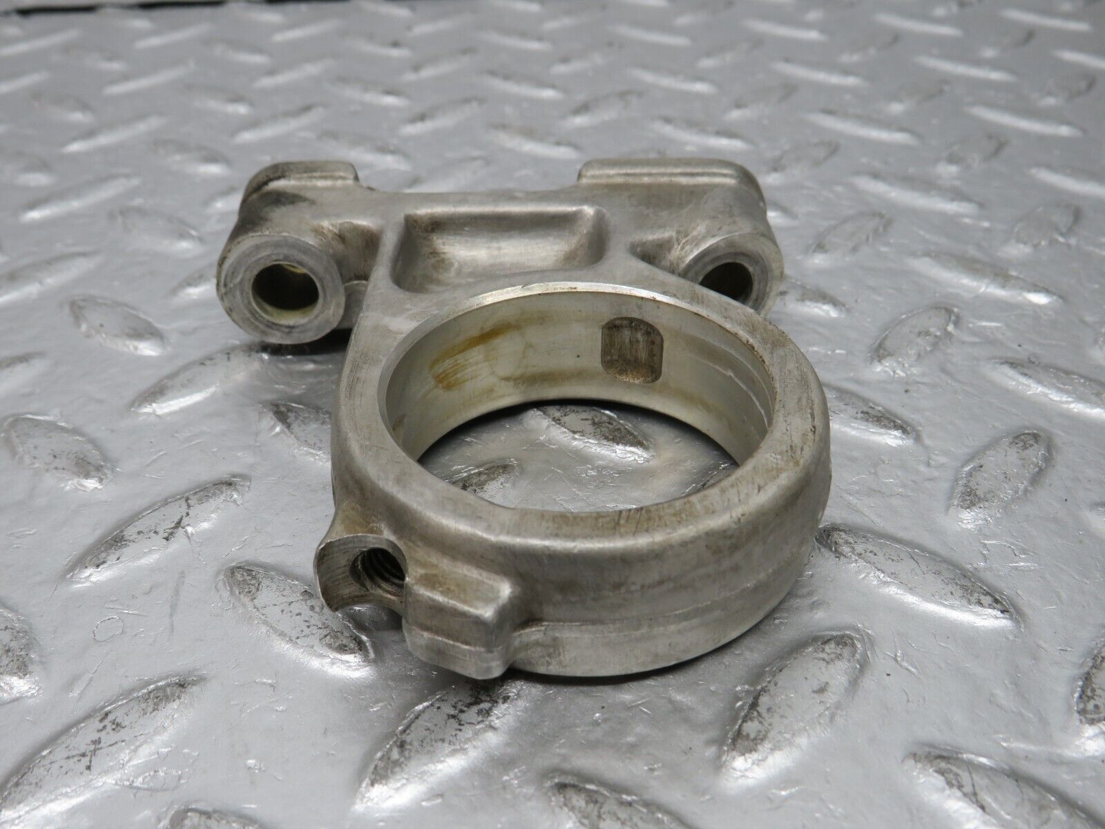 32795 Mercedes-Benz C107 R107 350 V8 Camshaft Tower Bearing 1160512112