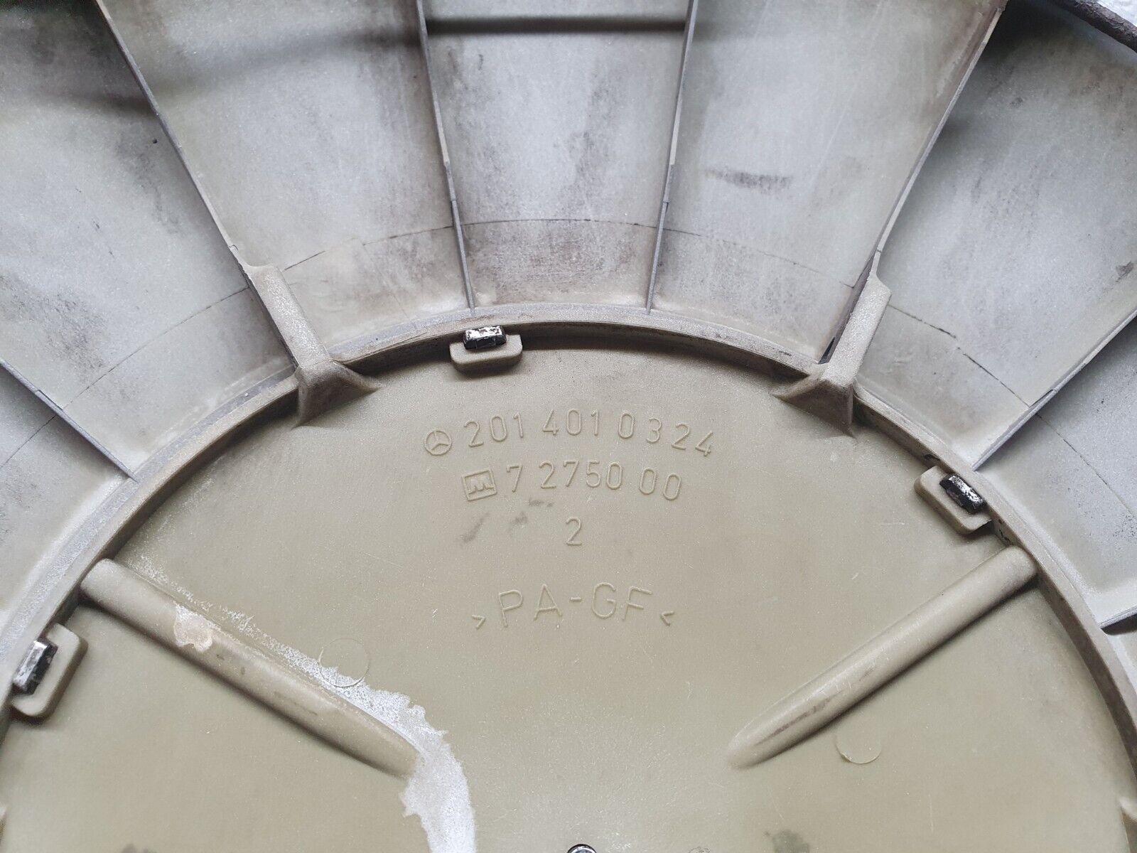 42880 Mercedes-Benz W201 190 2.0L Wheel Trim Hub Cap 14" 2014010324