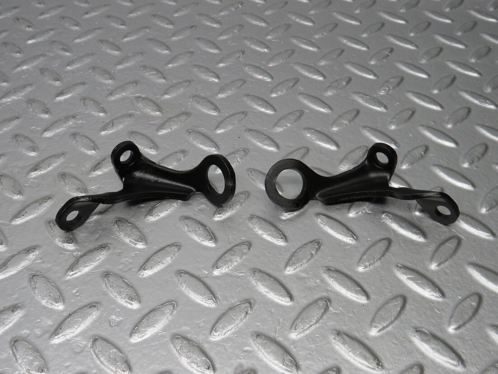 39241 Mercedes-Benz R107 500SL Engine Lifting Eyes Hooks