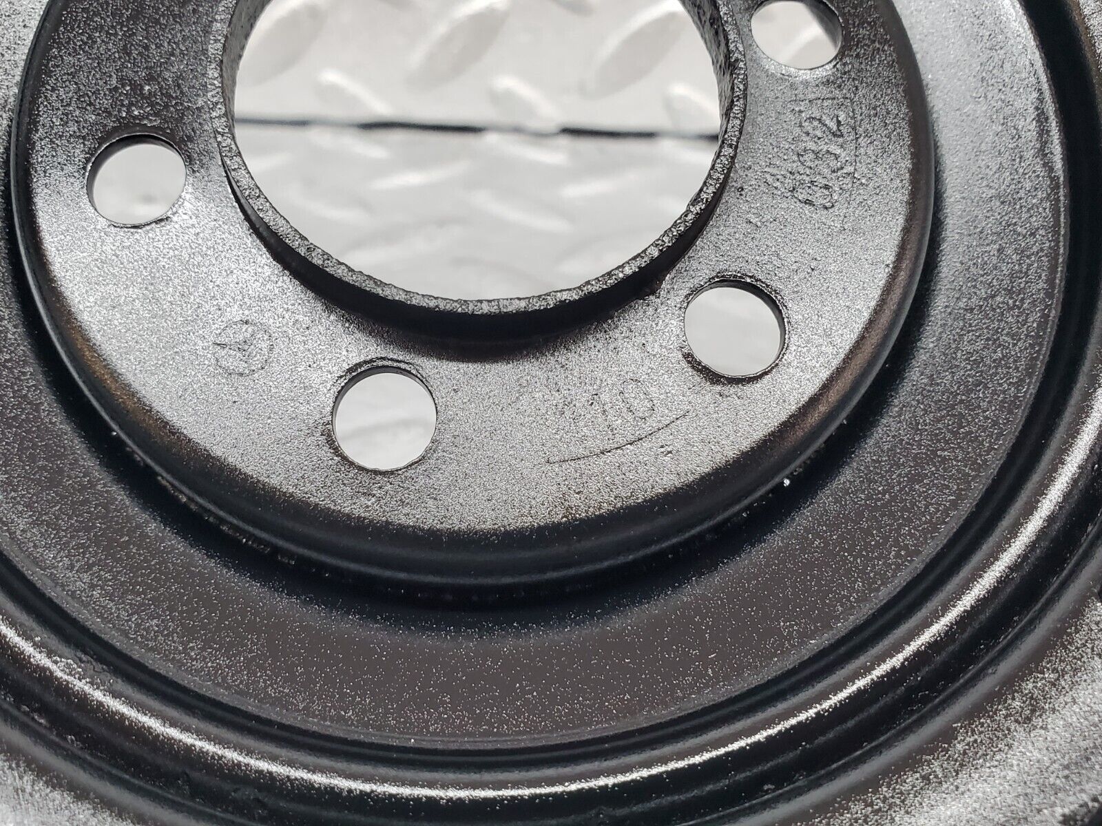 44478 Mercedes-Benz W123 280E Crankshaft Pulley 1100320904