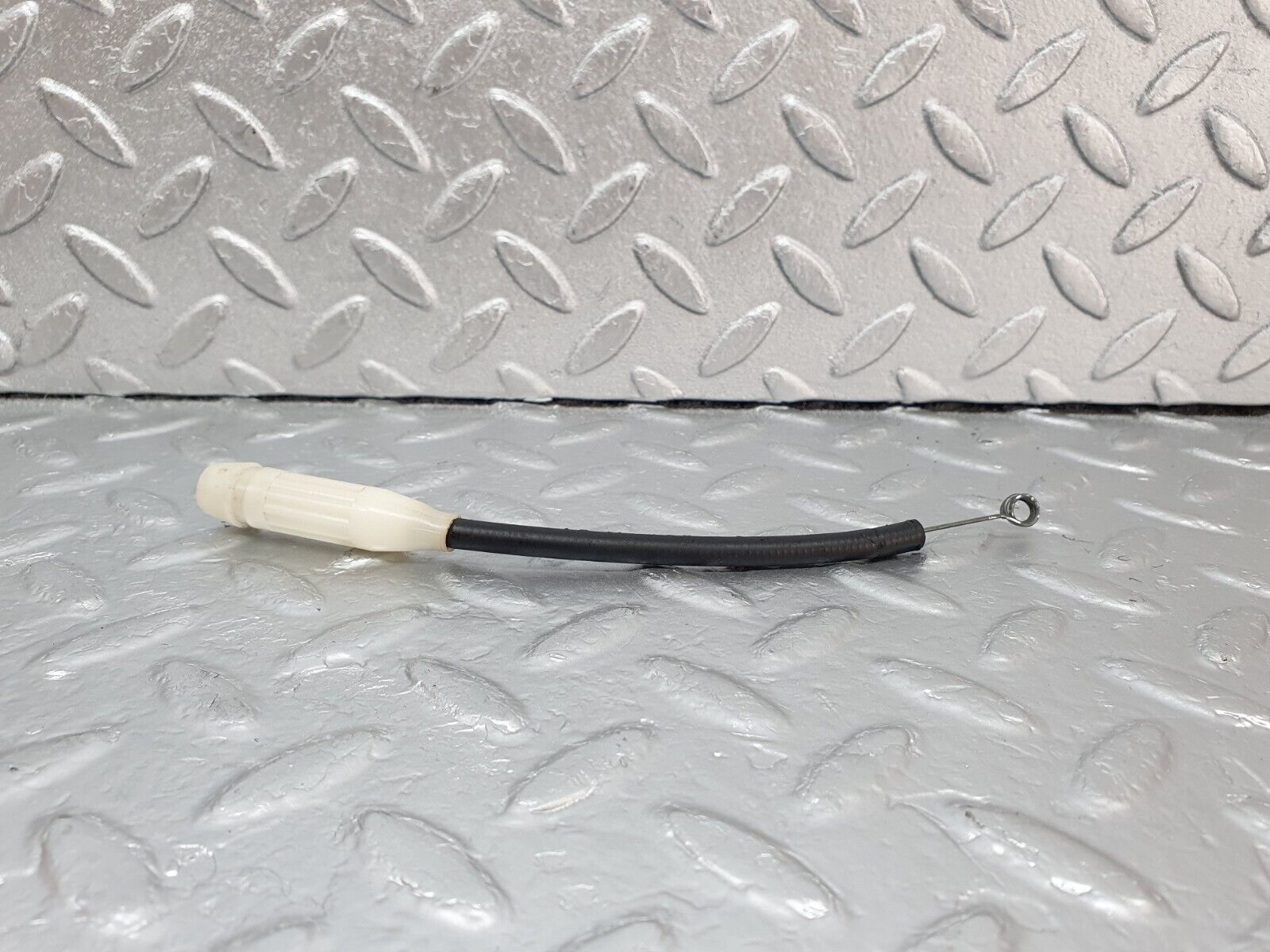 43764 Mercedes-Benz C126 380SEC Coupe Heater Control Cable 1268301131