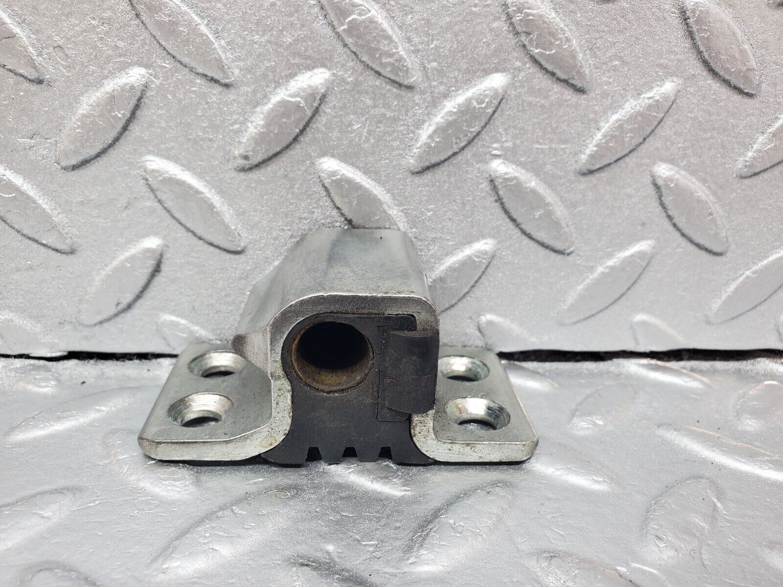 45632 Mercedes-Benz W126 420SE Right Door Lock Latch