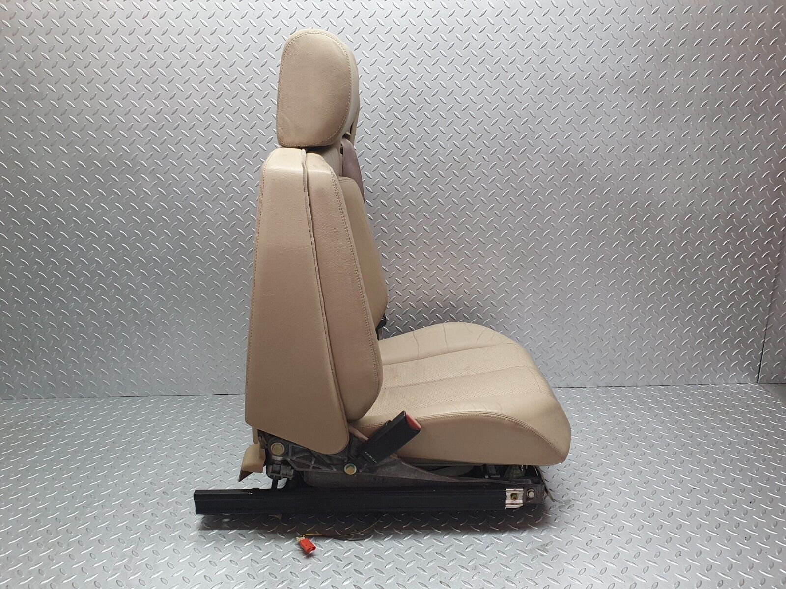 42420 Mercedes-Benz R129 320SL Coupe Electric Front Left Seat Leather Beige