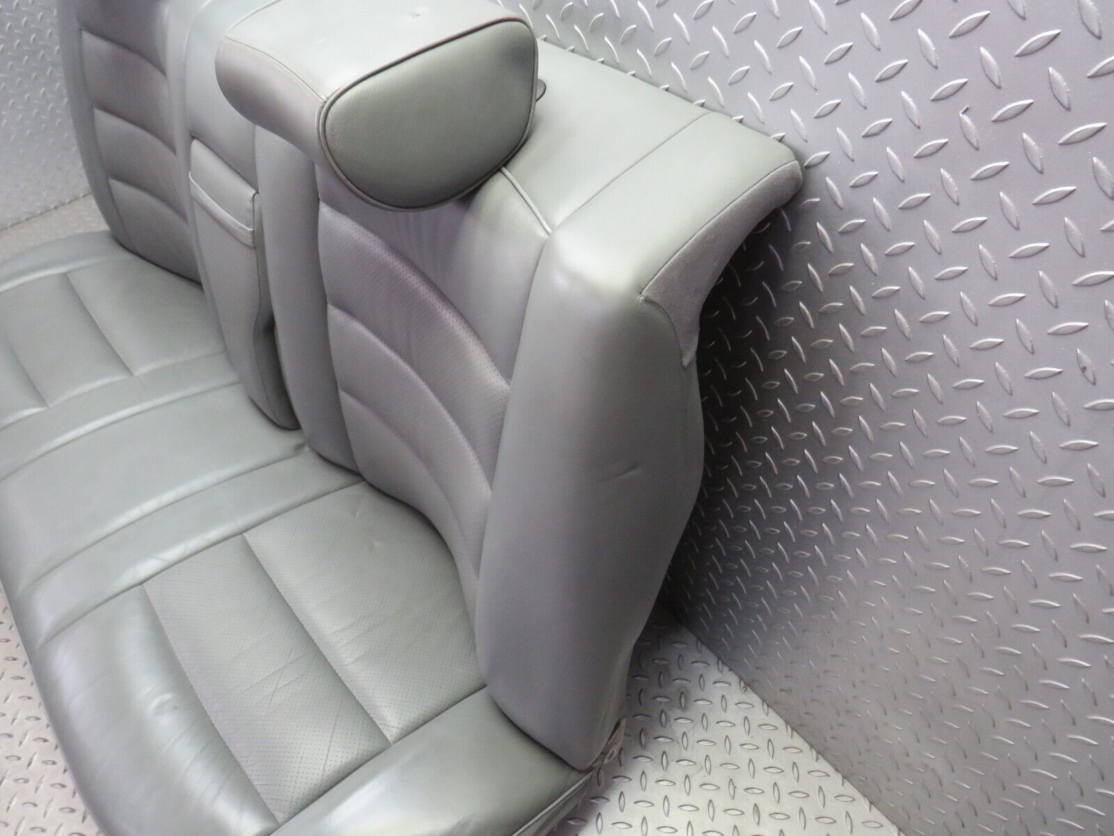 42911 Mercedes-Benz W126 420SE Rear Seat Leather Grey 1269202750 1269202716