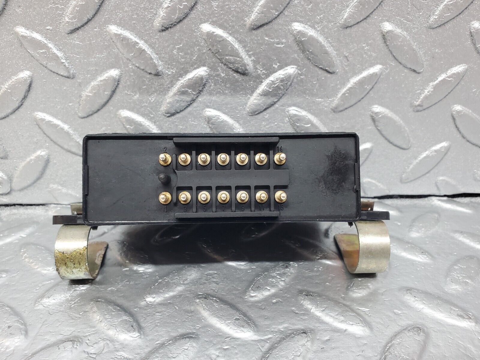 45738 Mercedes-Benz W126 420SE Seat Heating Relay 1268201826