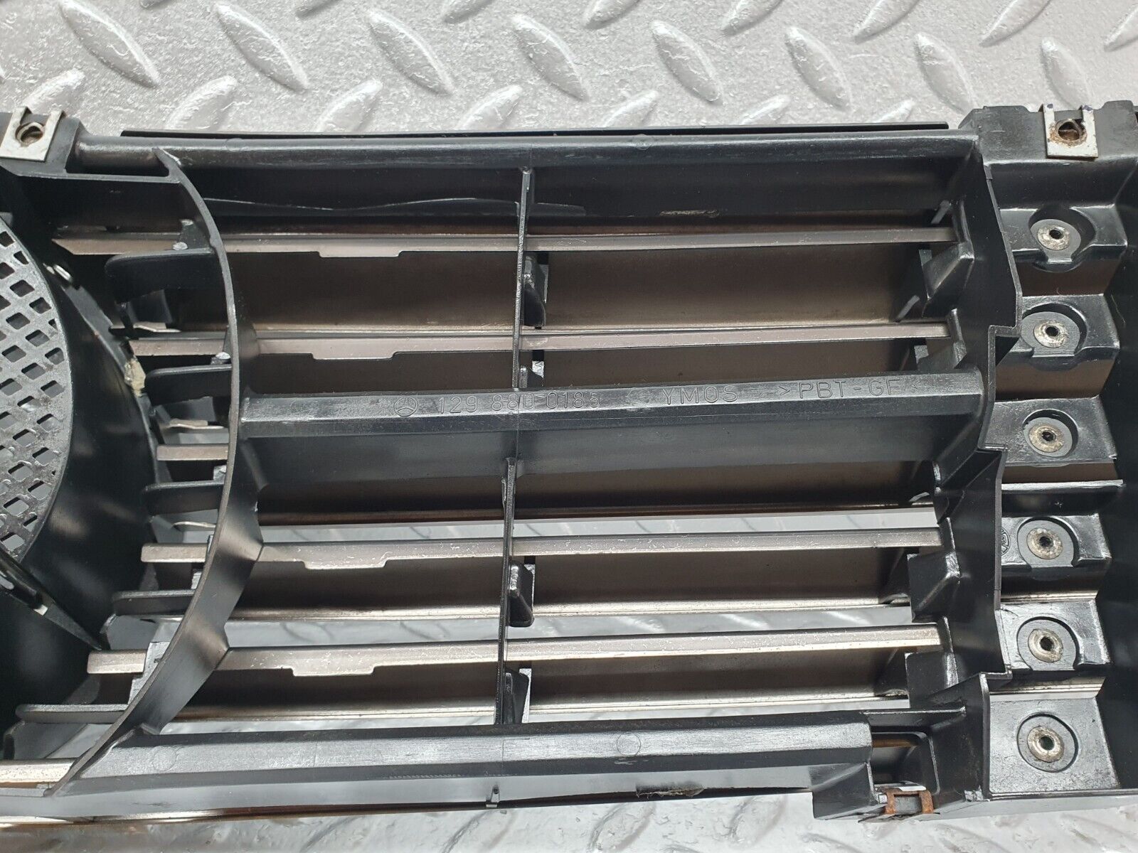 42175 Mercedes-Benz R129 320SL Coupe Bonnet Grill 7 Slat 1298800185