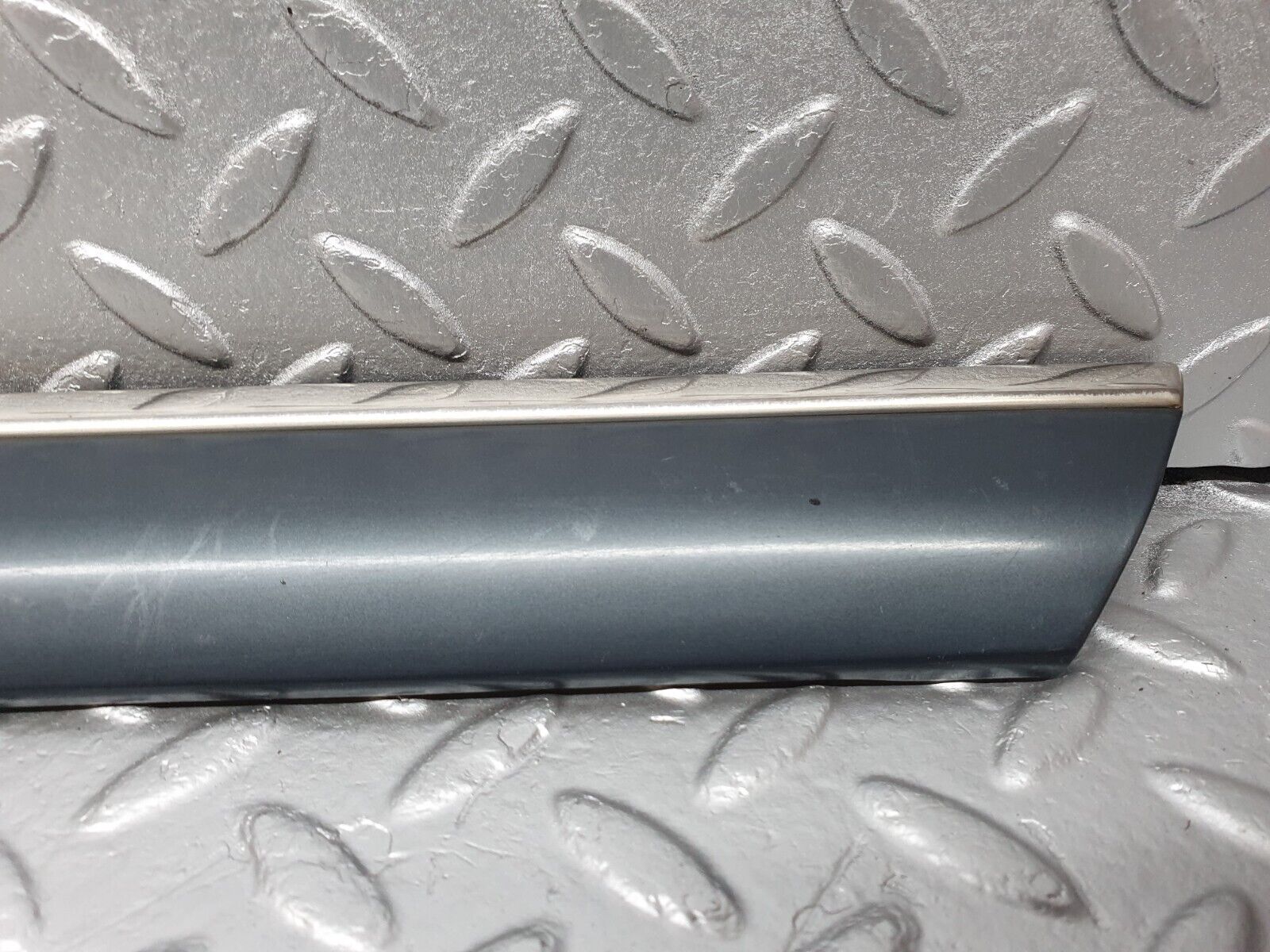 41807 Mercedes-Benz W202 C200 Rear Left Door Centre Moulding Trim 2026909762