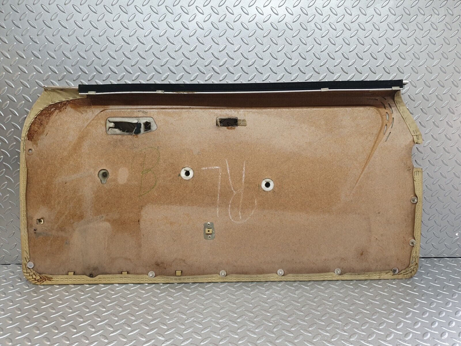 44050 Mercedes-Benz C123 230CE Coupe Left Door Card Beige