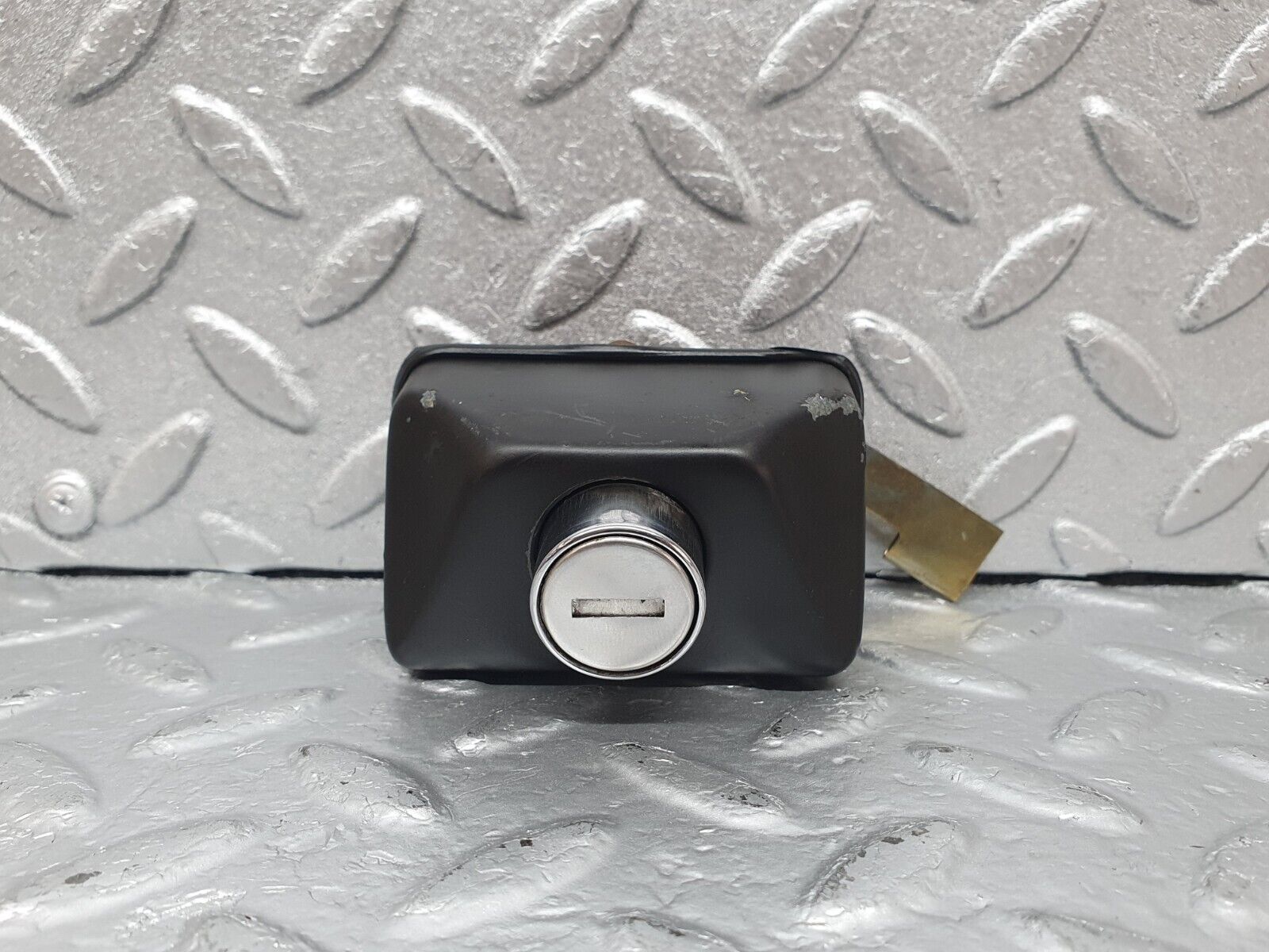 43972 Mercedes-Benz C123 230CE Coupe Trunk Lock No Key 1237580096