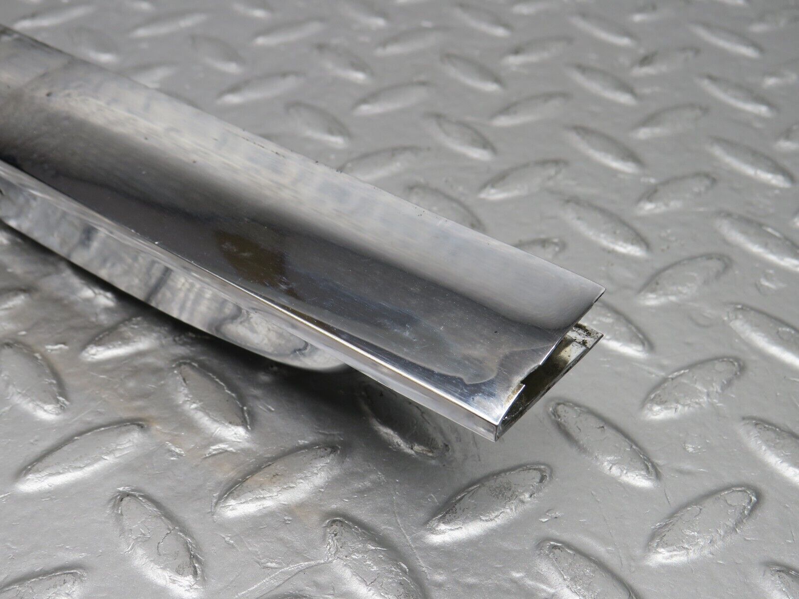 39142 Mercedes-Benz R107 500SL Trunk Chrome Handle Trim