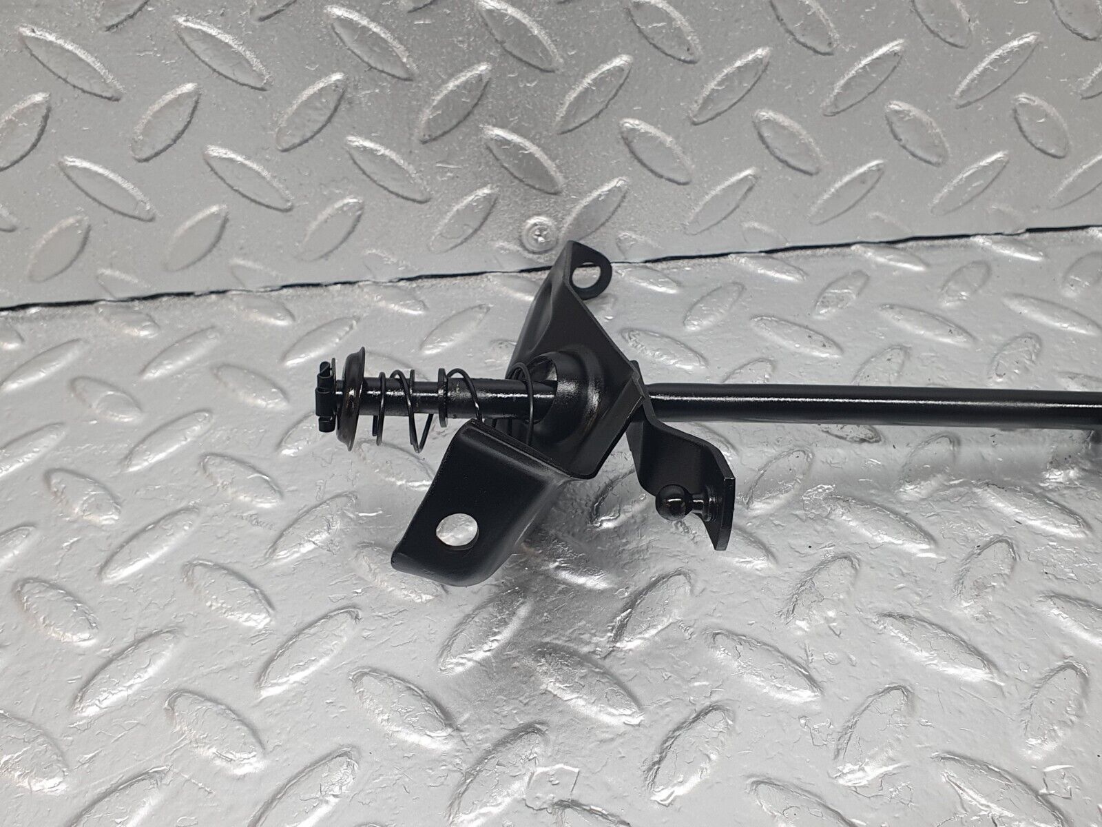 43569 Mercedes-Benz C126 380SEC Coupe Throttle Linkage