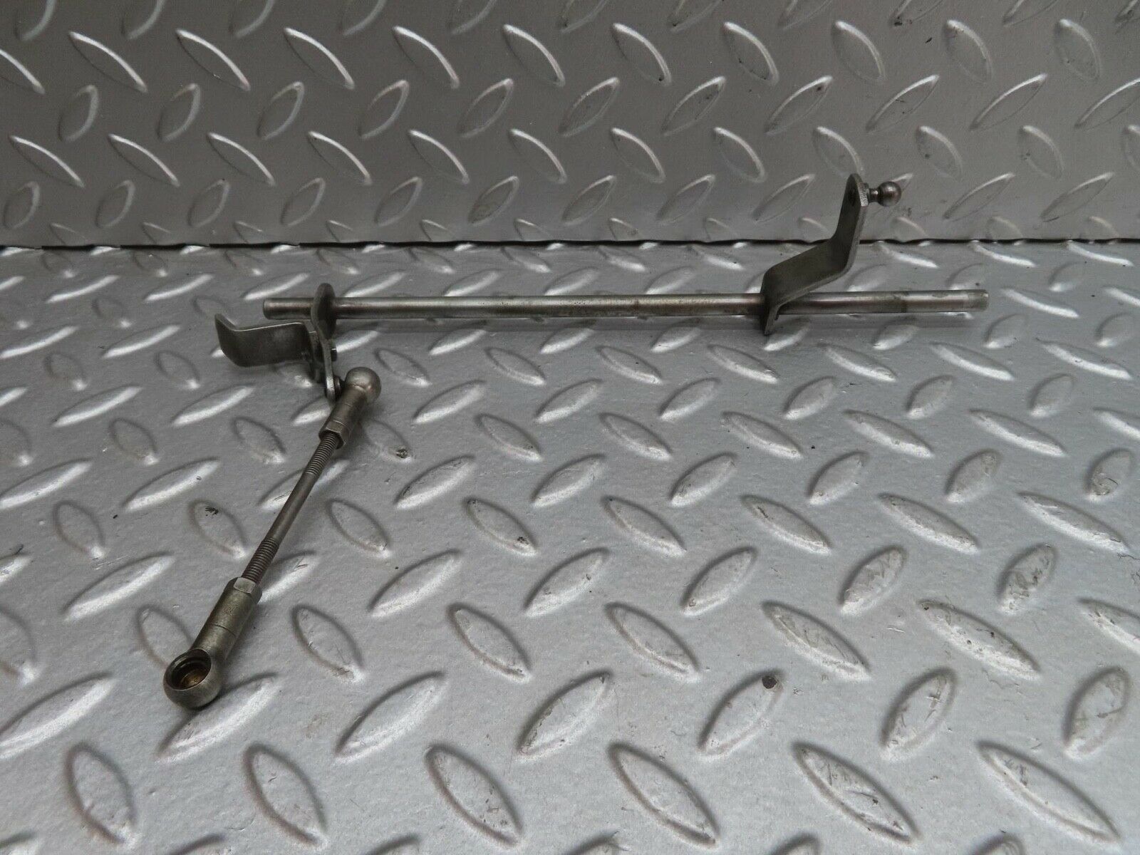 13806 Mercedes-Benz R107 450SL Accelerator Pedal Linkage