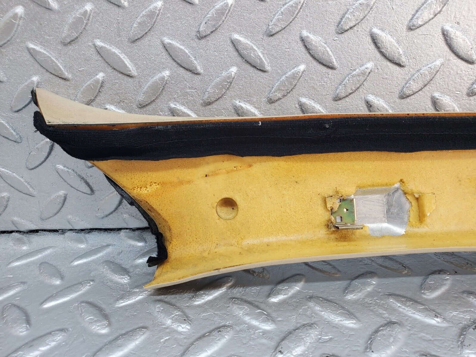 45564 Mercedes-Benz W126 420SE A Pillar Cover Trim Left Side Beige