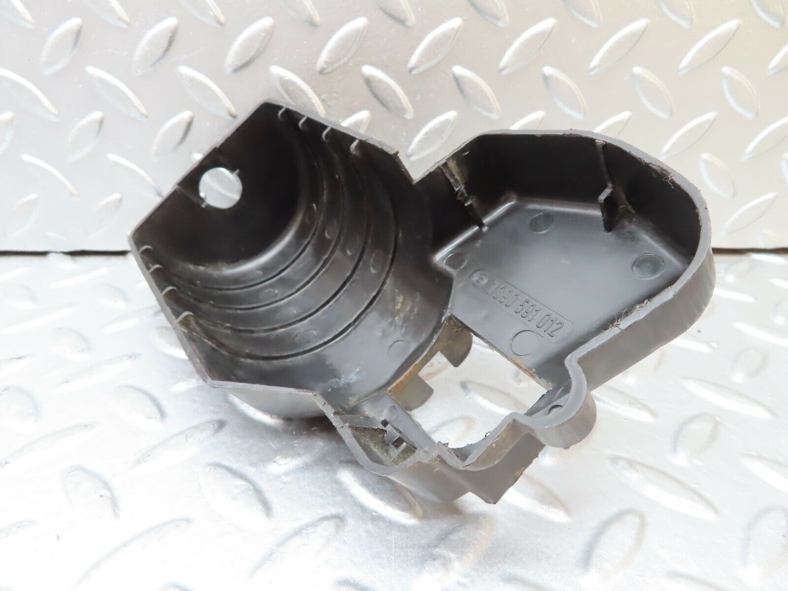 20577 Mercedes-Benz R107 450SL Wiper Motor Cover 1390591012