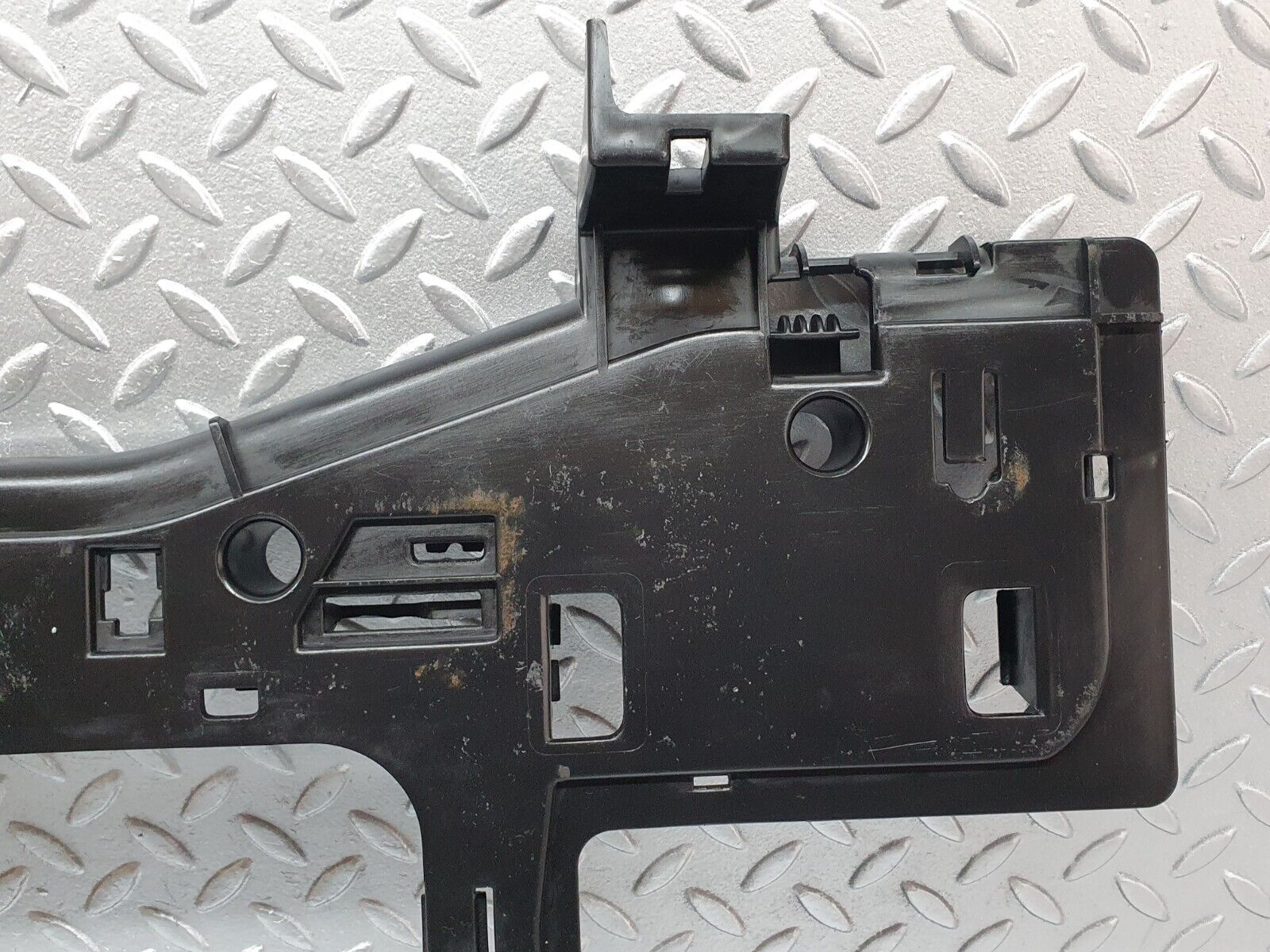 41754 Mercedes-Benz W202 C200 Rear Deck Bracket 2025457740