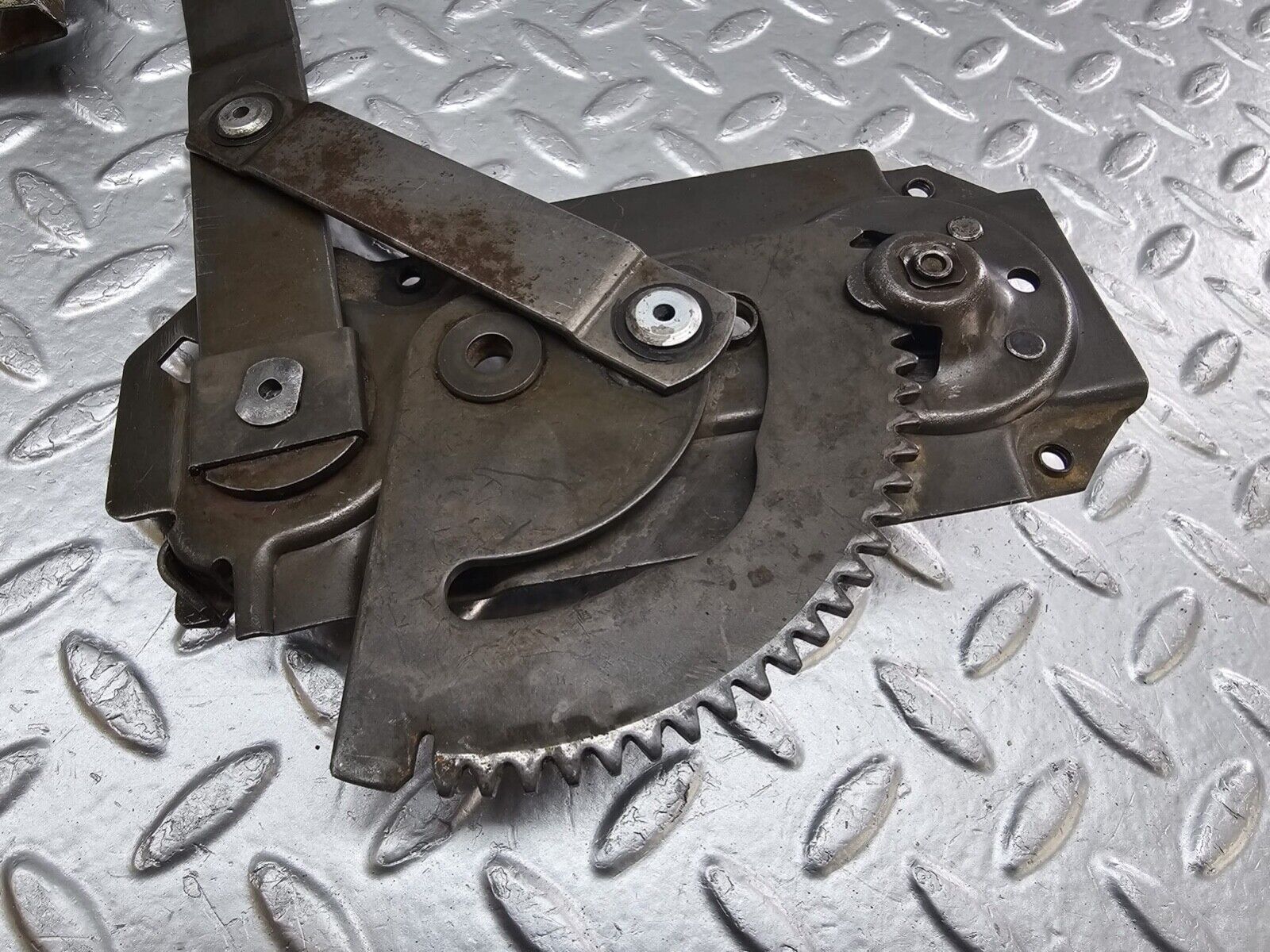 42670 Mercedes-Benz W108 280SE Front Right Manual Window Regulator