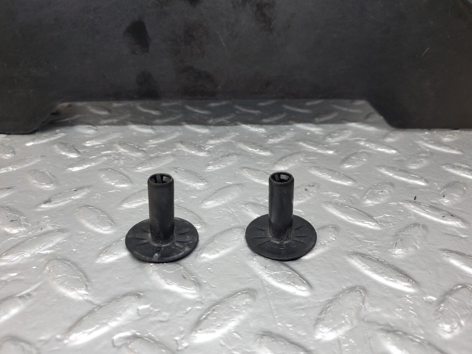 45627 Mercedes-Benz W126 420SE Foot Well Panel Left Side 1266840537